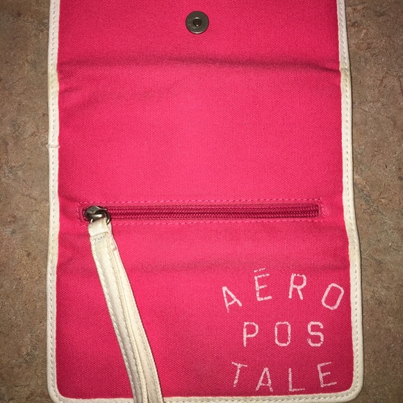 AEROPOSTALE PINK WALLET-WRISTLET IN NEW CONDITION - Picture 4 of 6